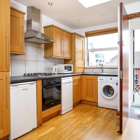 Flat In London Apartment Екстериор снимка