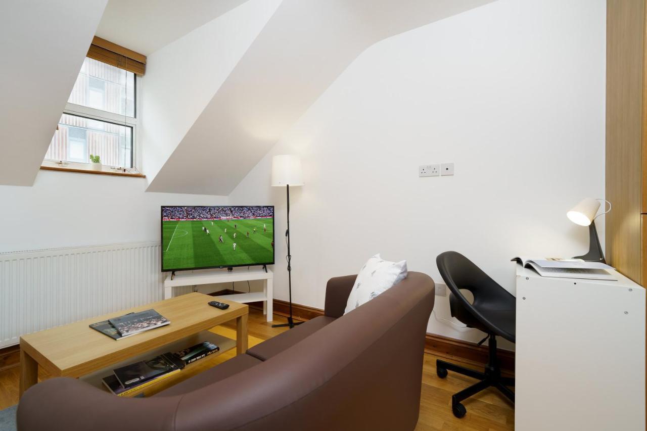 Flat In London Apartment Екстериор снимка