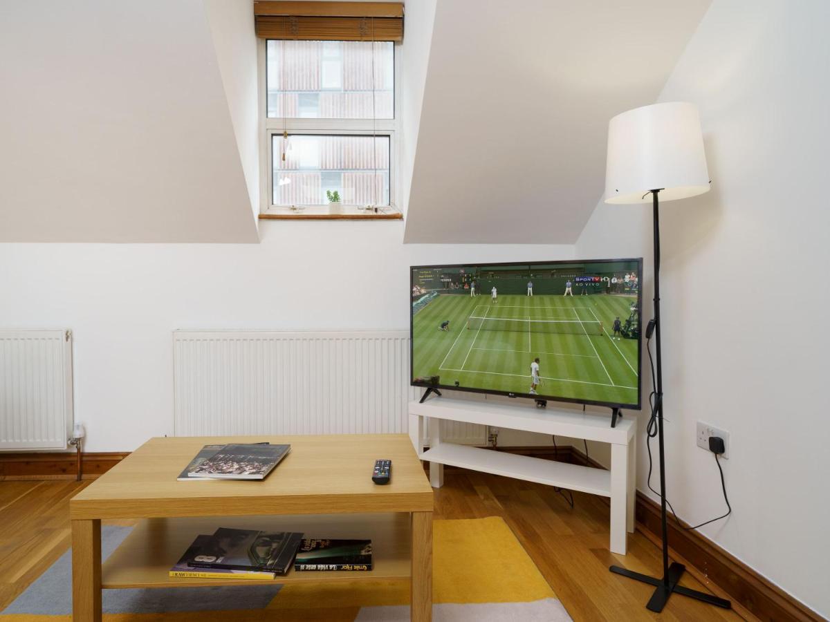 Flat In London Apartment Екстериор снимка