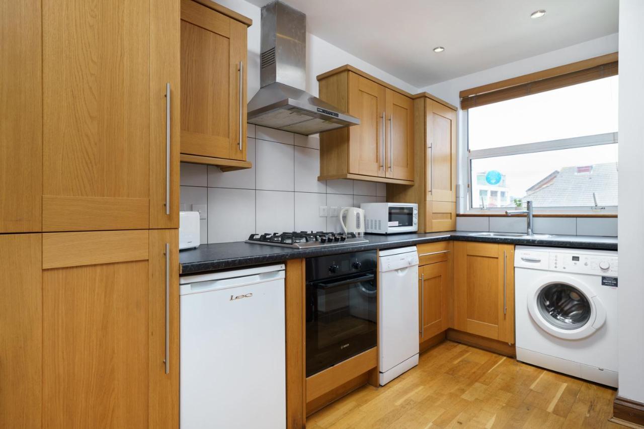 Flat In London Apartment Екстериор снимка